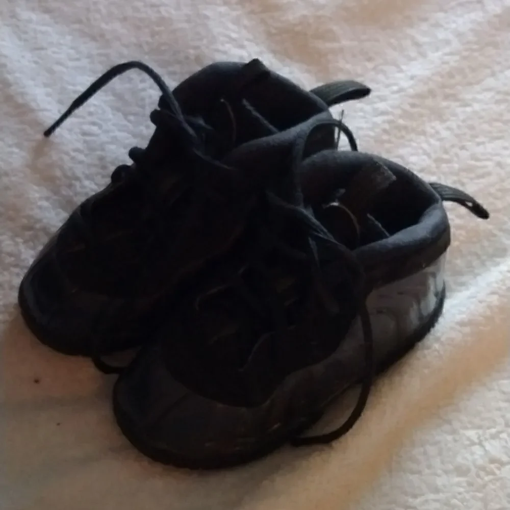 Nike Foam Shoe